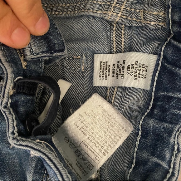 HM Distressed Jeans sz5-6 - Picture 2 of 4
